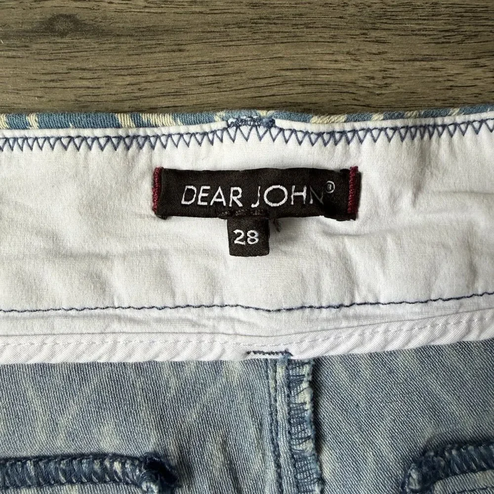 Dear John Finnegan Women's Blue/White Geometric Ikat Print Cuffed Shorts Size 28